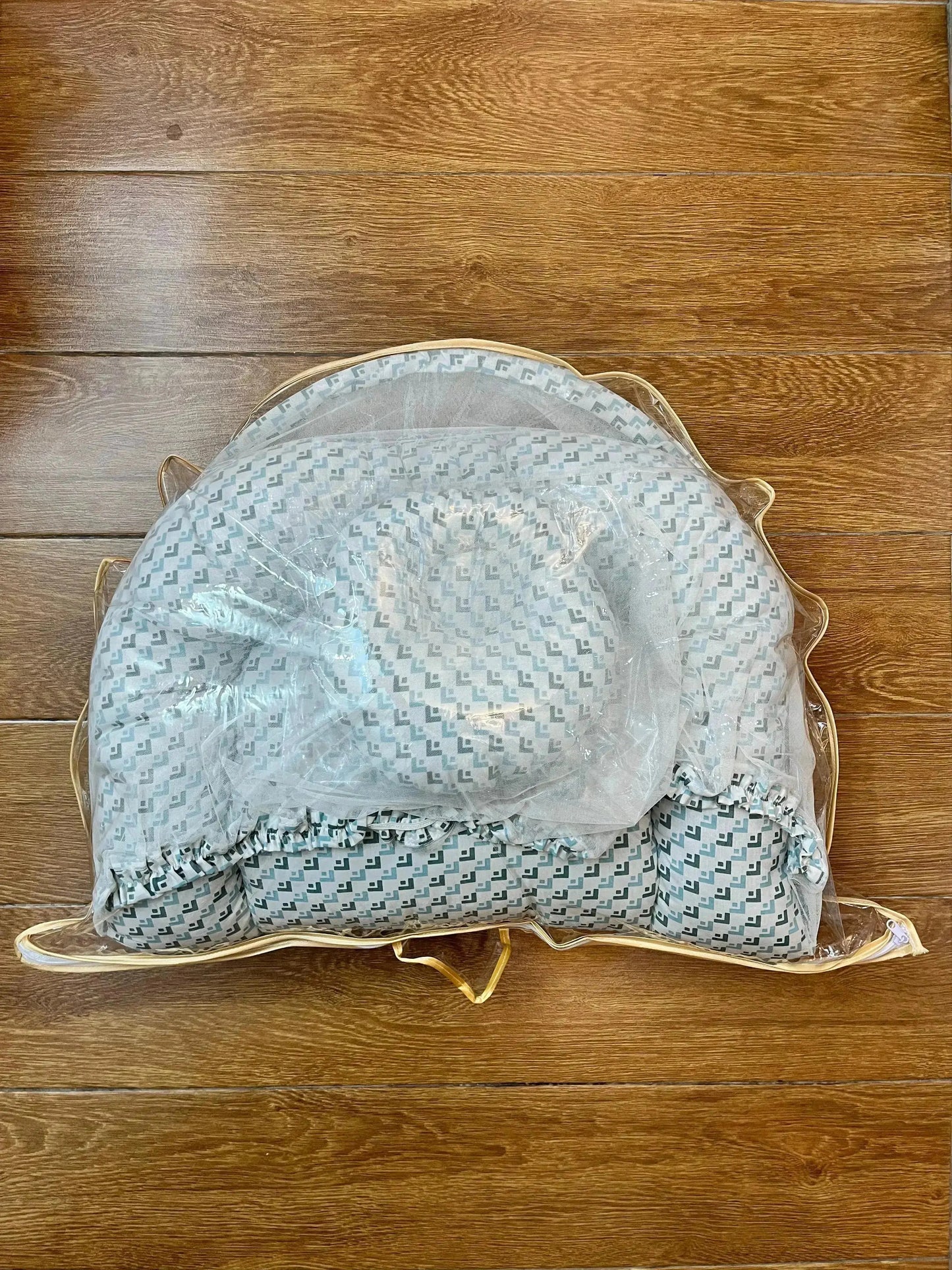 Baby Bed with Net with Pillow – (0–2 Year) | Light and Dark Green pattern on White Little Flower