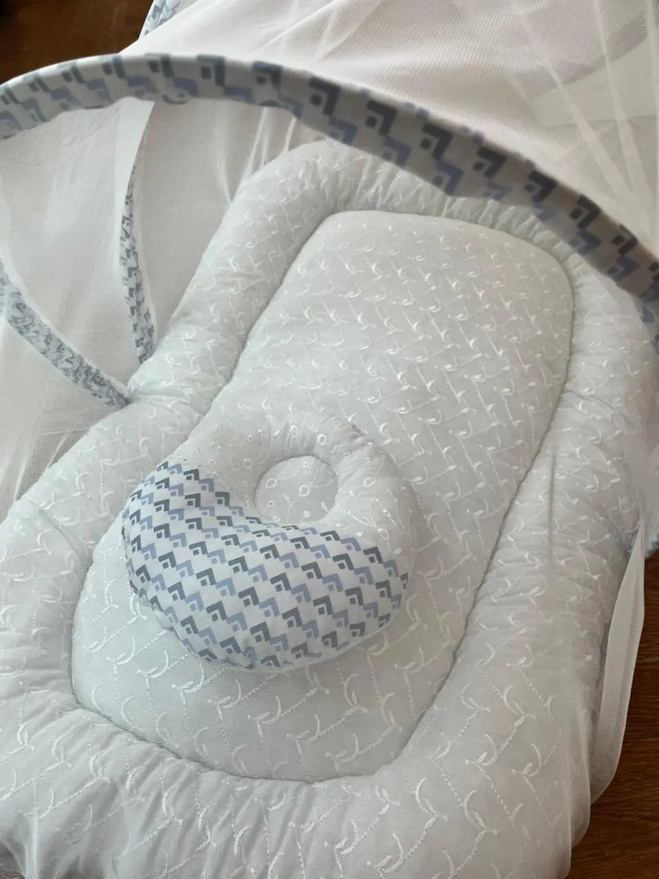 Baby Bed with Net with Pillow – (0–2 Year) | Light and Dark Blue pattern on White chicken Little Flower