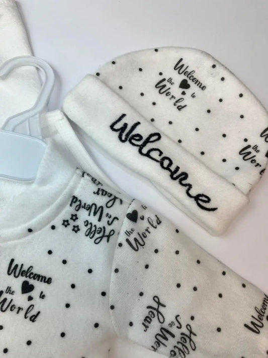 Welcome to the World β Black Print - 5-Piece Newborn Baby Clothing Set | Soft Cotton Outfit for 0β6 Months - Little Flower