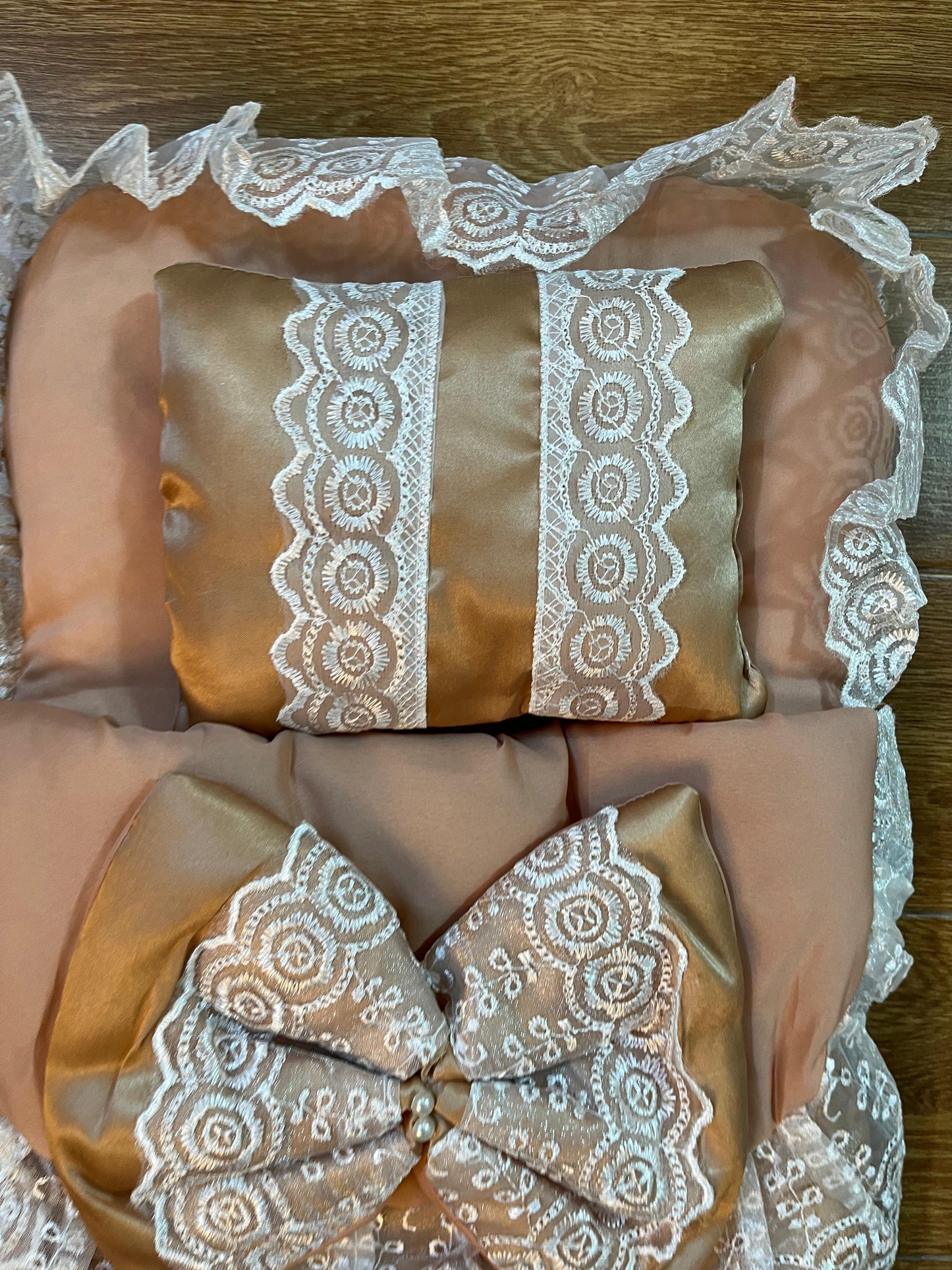 Little Flower – Premium Satin Baby Carry Nest with Lace & Bow – Gold