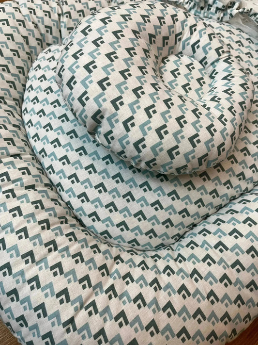 Baby Bed with Net with Pillow – (0–2 Year) | Light and Dark Green pattern on White Little Flower