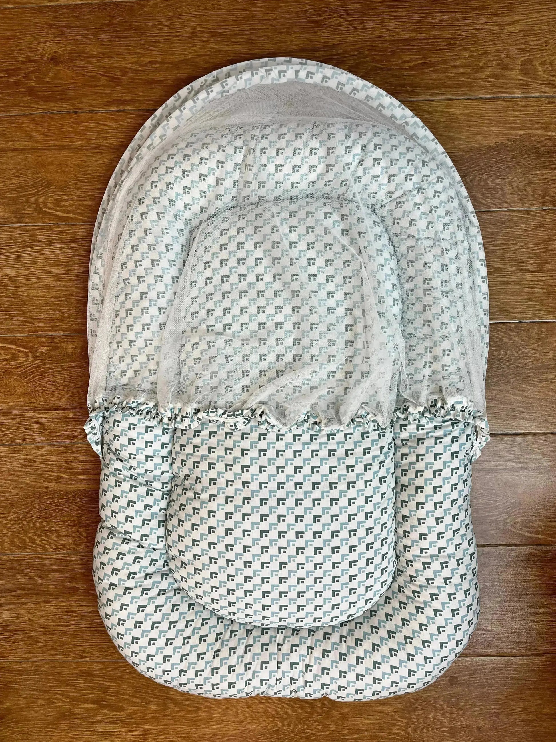 Baby Bed with Net with Pillow – (0–2 Year) | Light and Dark Green pattern on White Little Flower