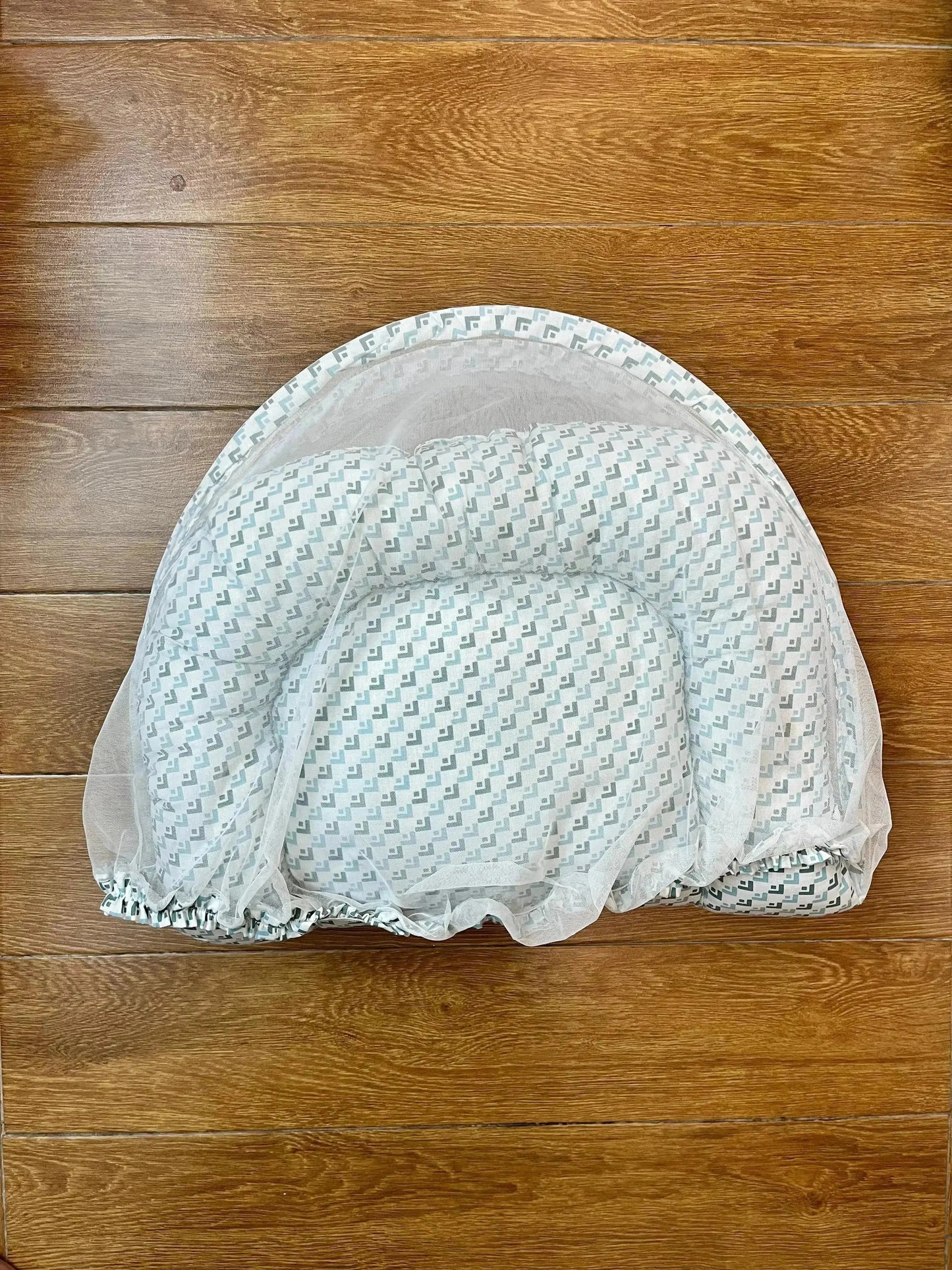 Baby Bed with Net with Pillow – (0–2 Year) | Light and Dark Green pattern on White Little Flower