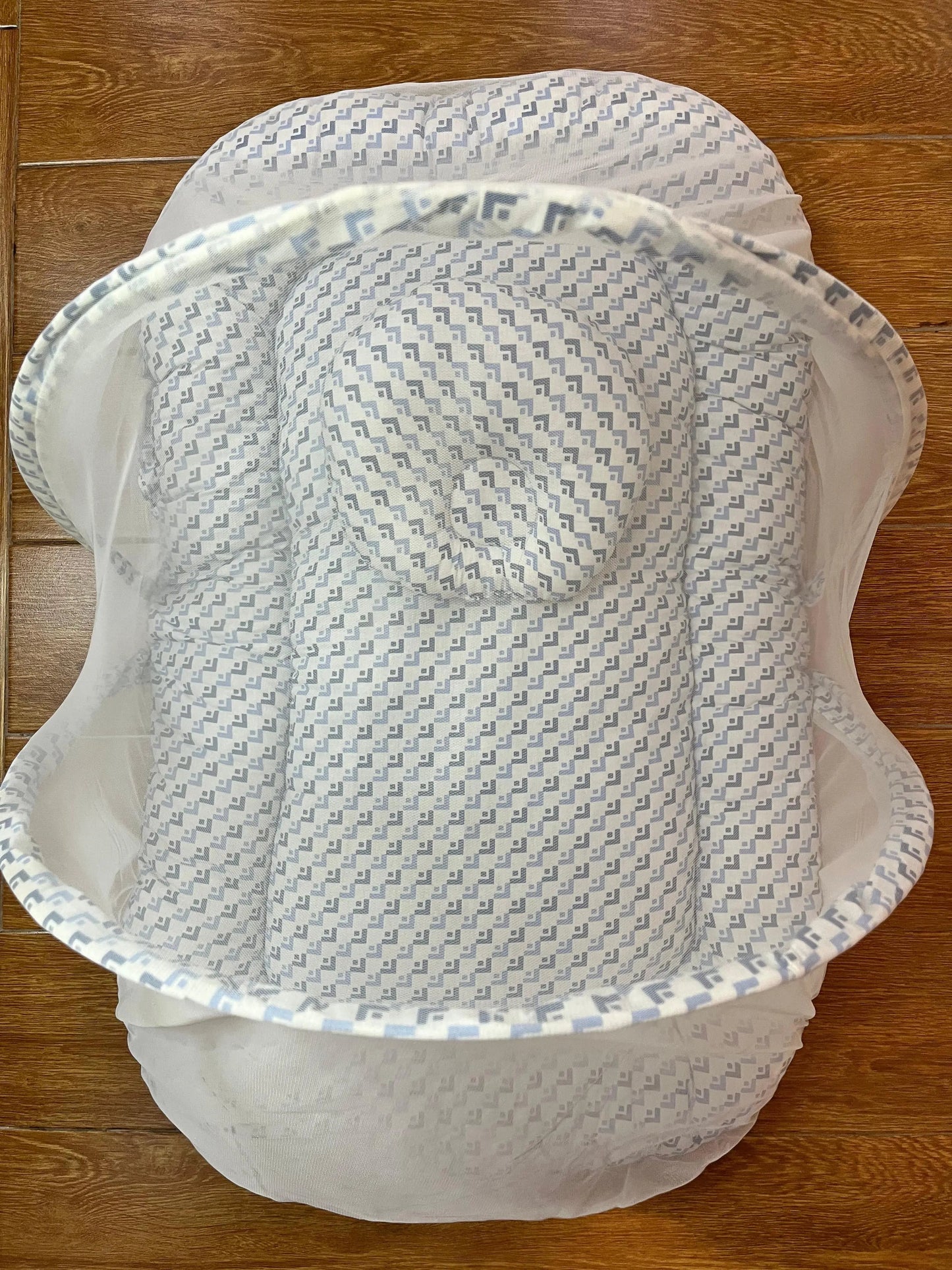 Baby Bed with Net with Pillow – (0–2 Year) | Light and Dark Blue pattern on White Little Flower