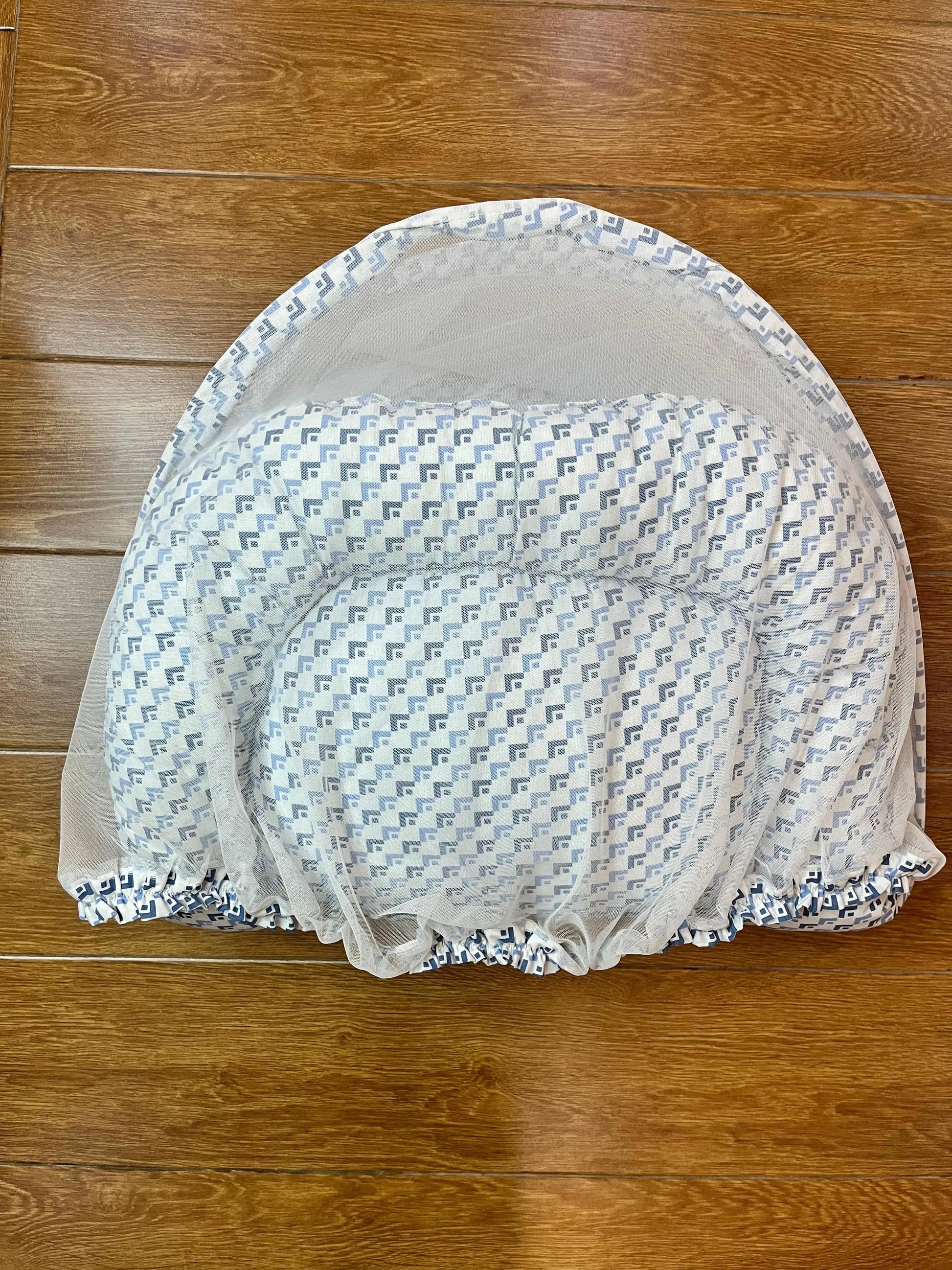 Baby Bed with Net with Pillow – (0–2 Year) | Light and Dark Blue pattern on White Little Flower