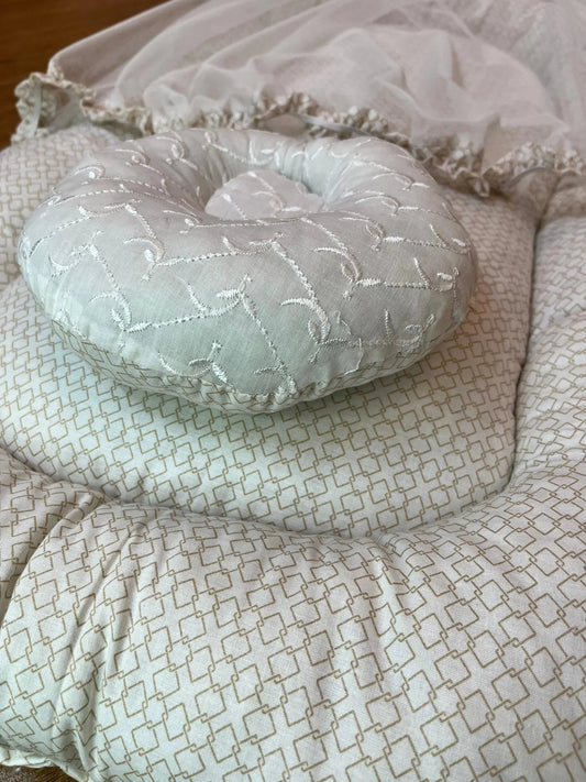 Baby Bed with Net with Pillow – (0–2 Year) | Brown box chicken Little Flower