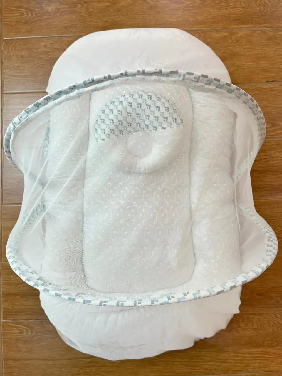 Baby Bed with Net with Pillow – (0–2 Year) | Light and Dark Green pattern on White chicken Little Flower