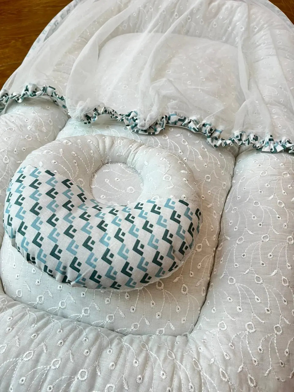 Baby Bed with Net with Pillow – (0–2 Year) | Light and Dark Green pattern on White chicken Little Flower