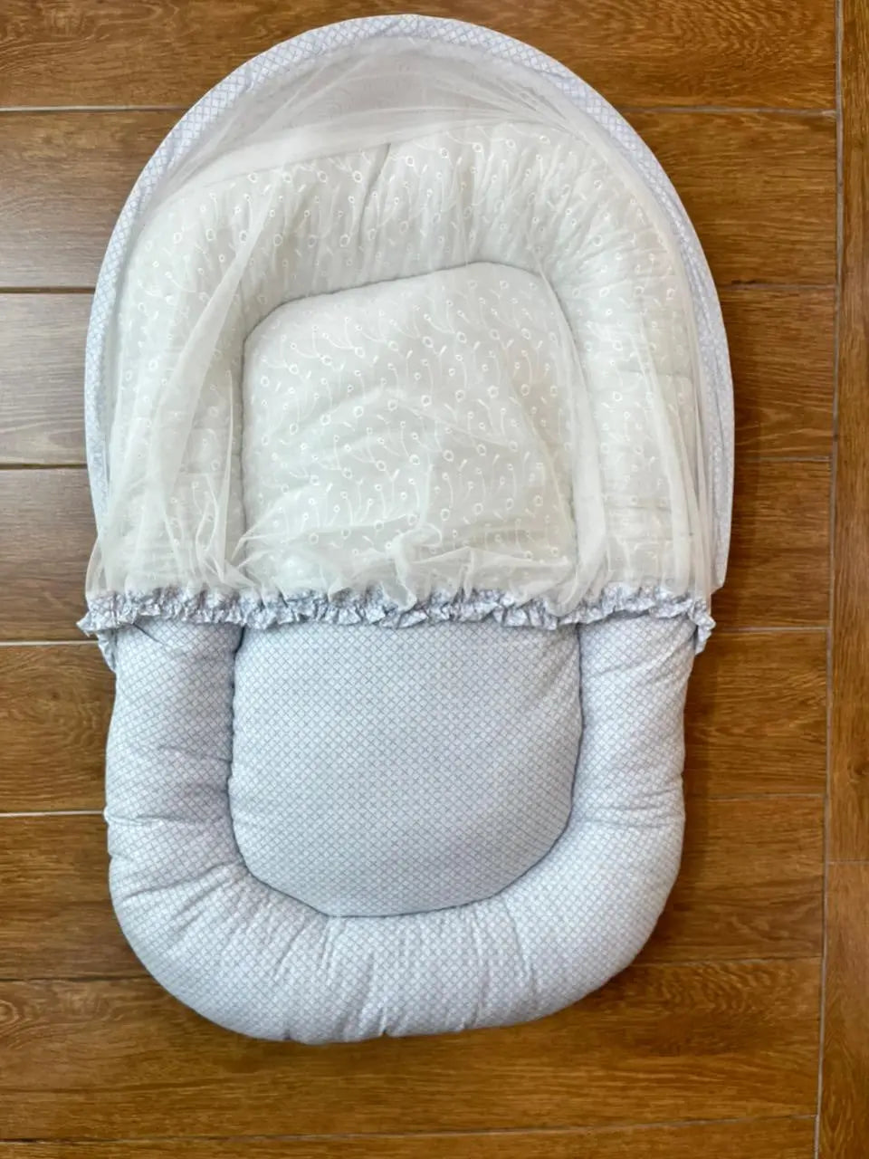 Baby Net Bed With Pillow | Blue white box chicken