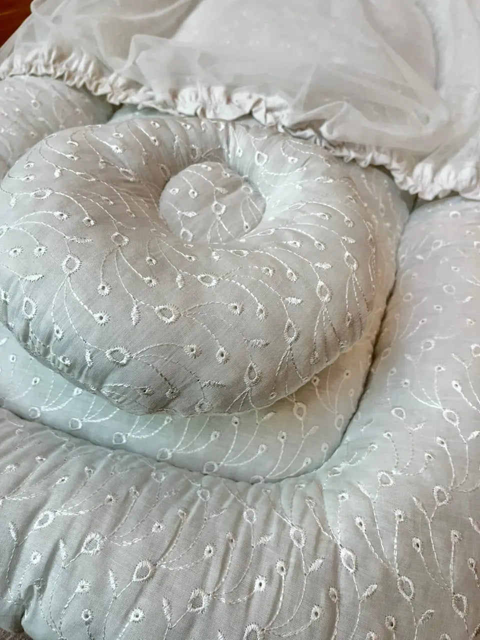 Baby Net Bed With Pillow | White Chicken