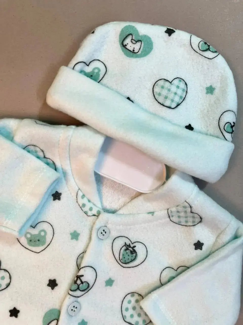 Newborn Baby Gift Set – Mint Green Bear Print | 7-Piece Cotton Outfit & Essentials
