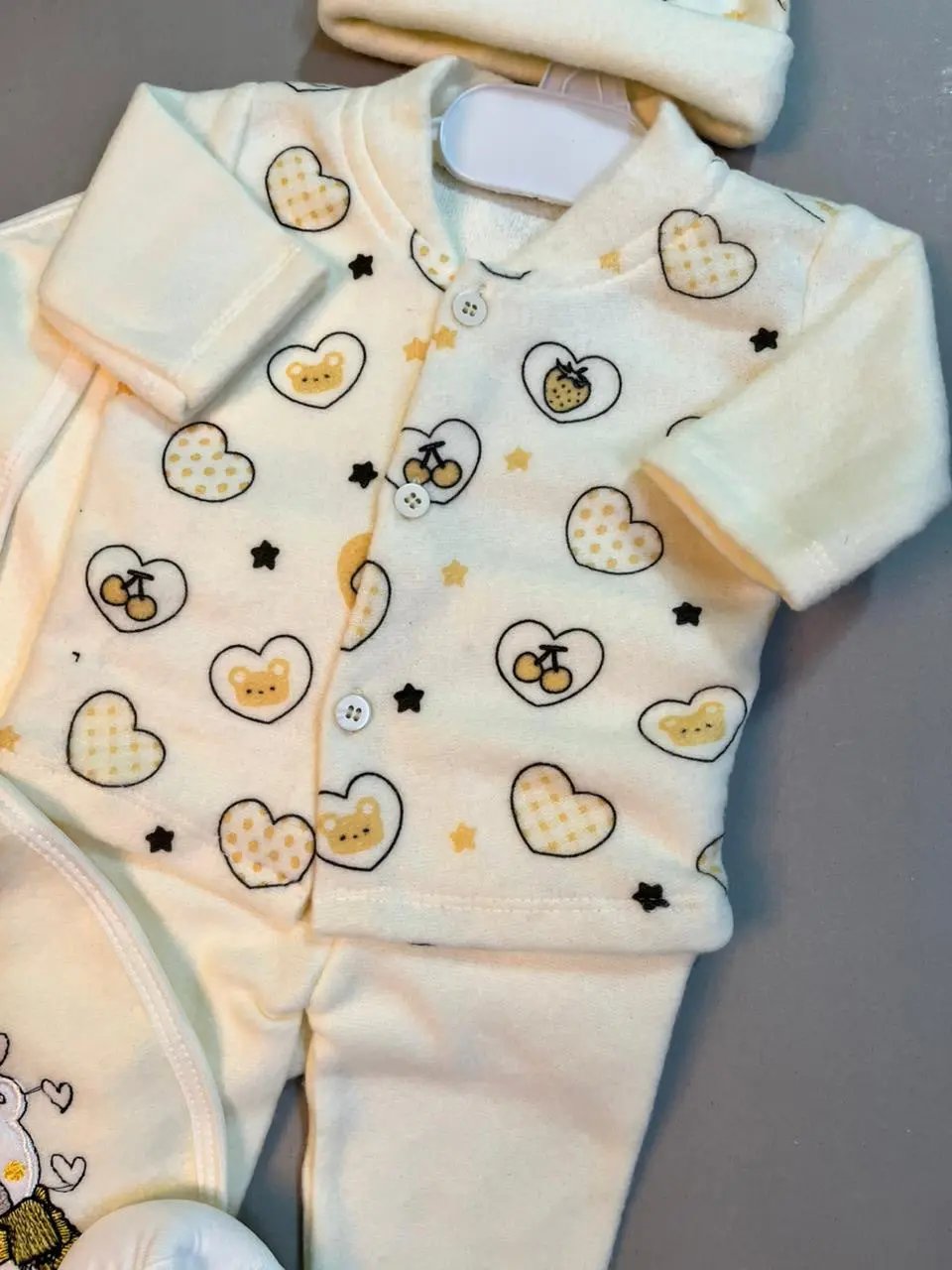 Newborn Baby Gift Set – Yellow Bear Print | 7-Piece Cotton Essentials for Babies