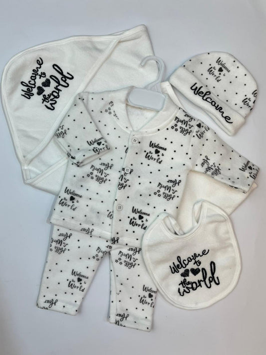 Welcome to the World – Black Print - 5-Piece Newborn Baby Clothing Set | Soft Cotton Outfit for 0–6 Months