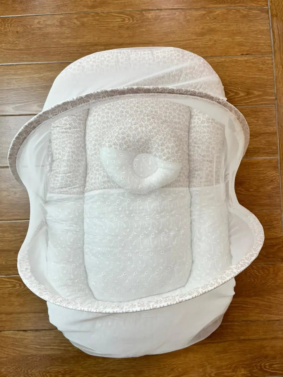 Baby Net Bed With Pillow | Brown leaves with white chicken