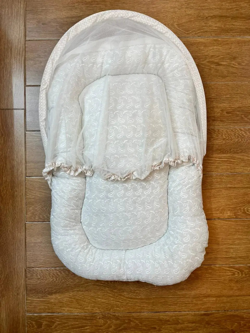Baby Net Bed With Pillow | Brown box chicken