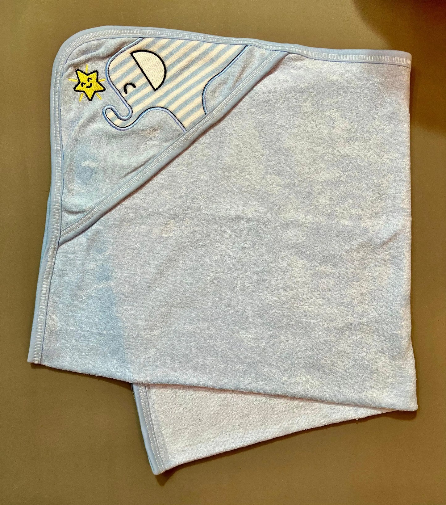 Soft Baby Hooded Towel – Gentle Cotton Fabric, Perfect for Newborn Bath Time (0–2 Years)