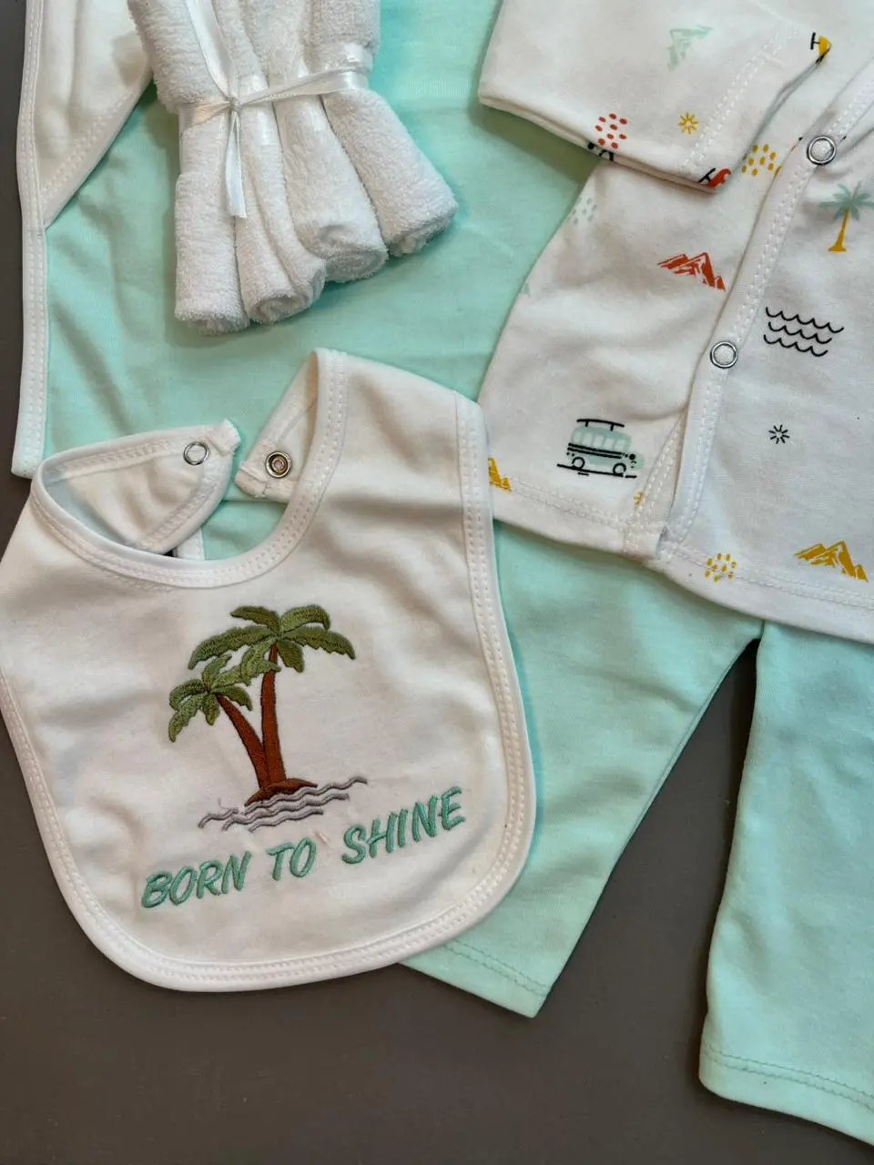 8-Piece Newborn Baby Gift Set – Soft Cotton with Hooded Towel & Bib | Born To Shine Theme (0–6 Months)
