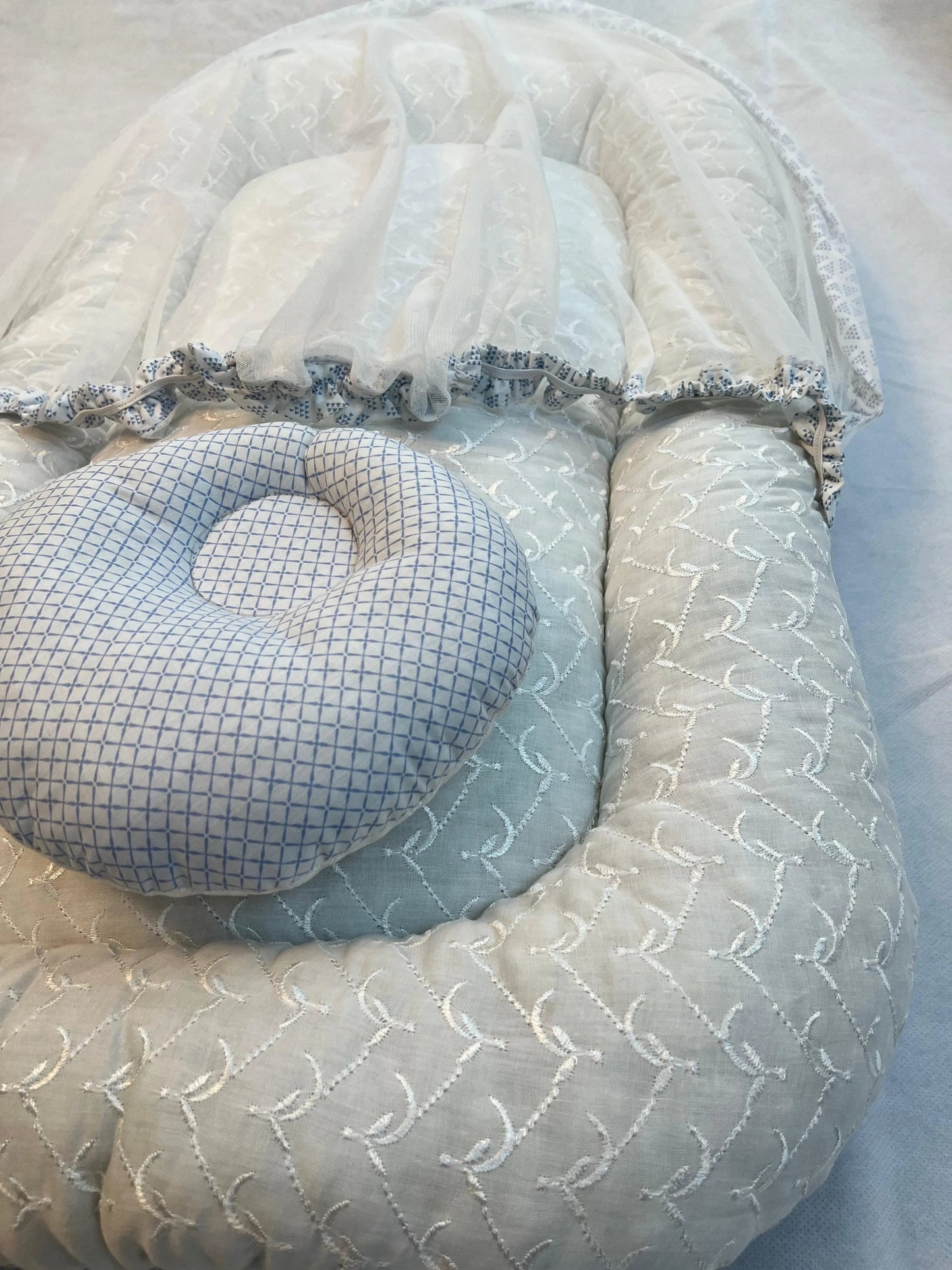 Baby Net Bed With Pillow | Blue white box chicken