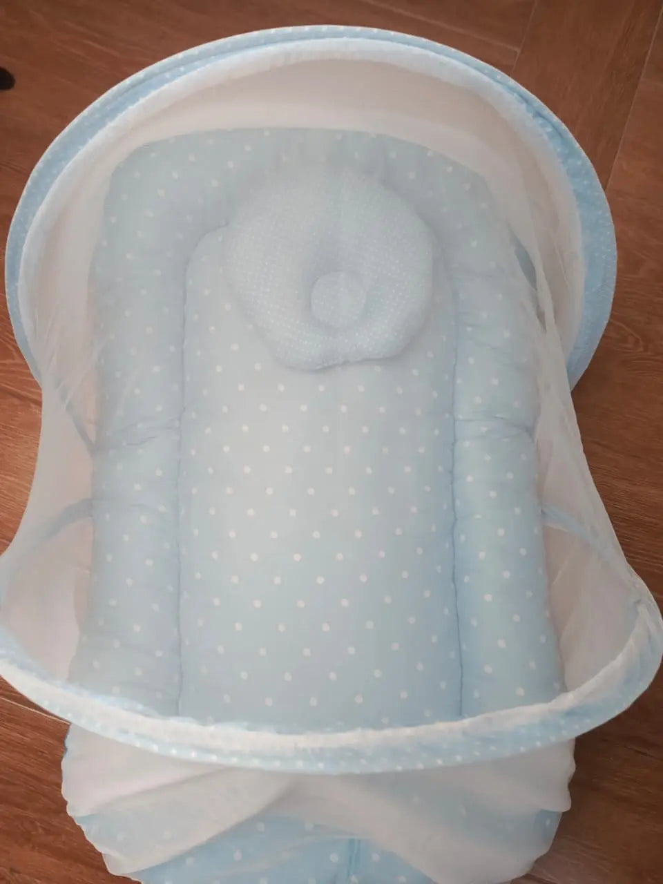 8Pc Baby Bedding Set on Soft Cotton Fabric with Light Blue and white dots (0–2 Years)